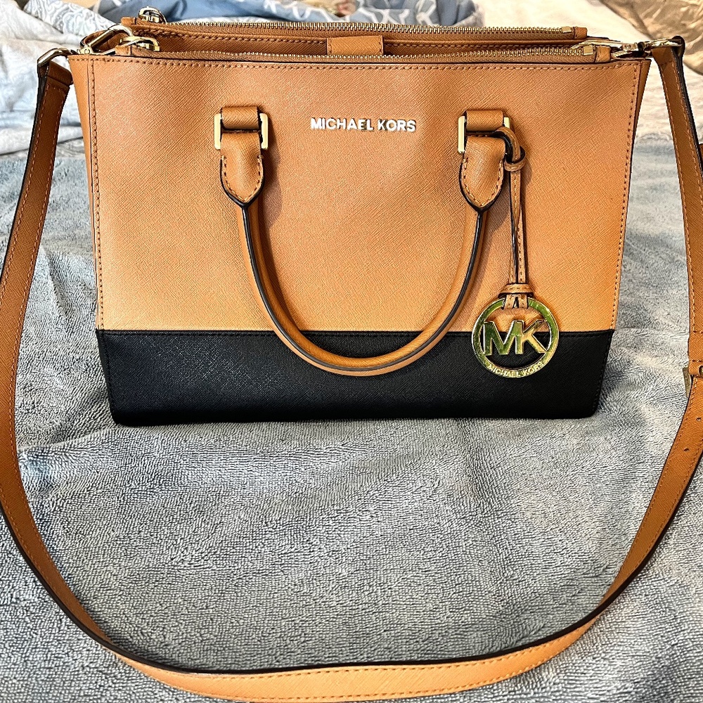 Michael Kors Jet Set purse